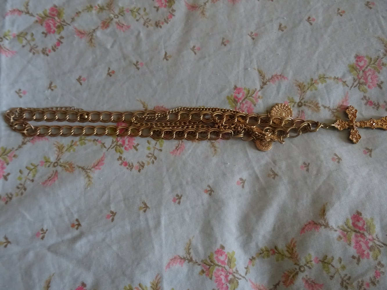 Halskette diverse Anhänger Kreuz Gold farben Modekette Modeschmuck BERLIN