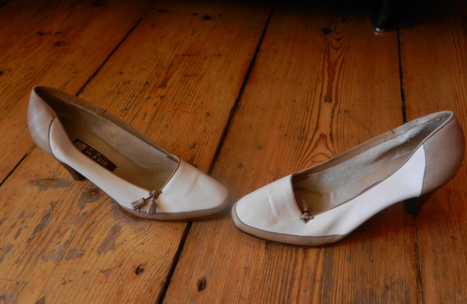 Leder Pumps 39 Toddel Quaste beige weiß Vintage BERLIN