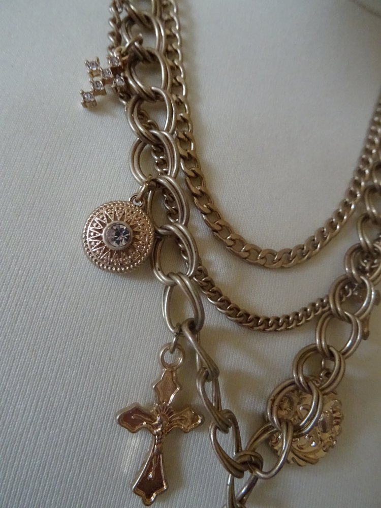 Halskette diverse Anhänger Kreuz Gold farben Modekette Modeschmuck BERLIN