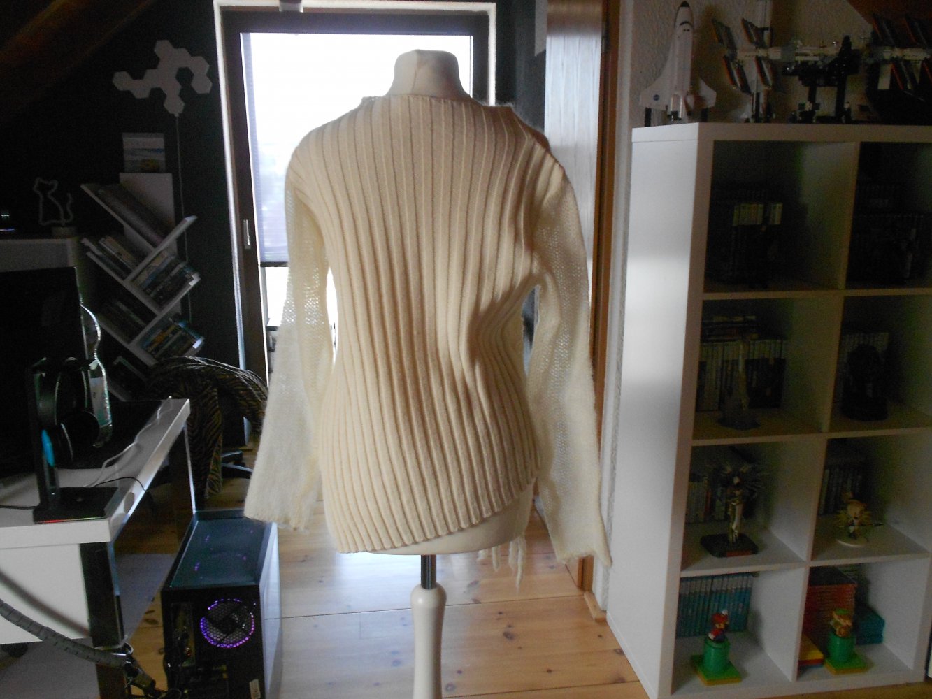 Adolpho Dominguez - wollweißer Pullover mit Fransen Gr. S