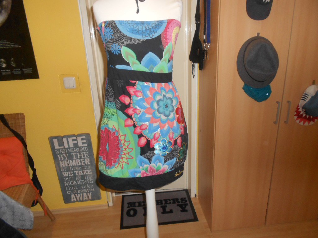Desigual- geblümtes MInikleid Gr. M neu