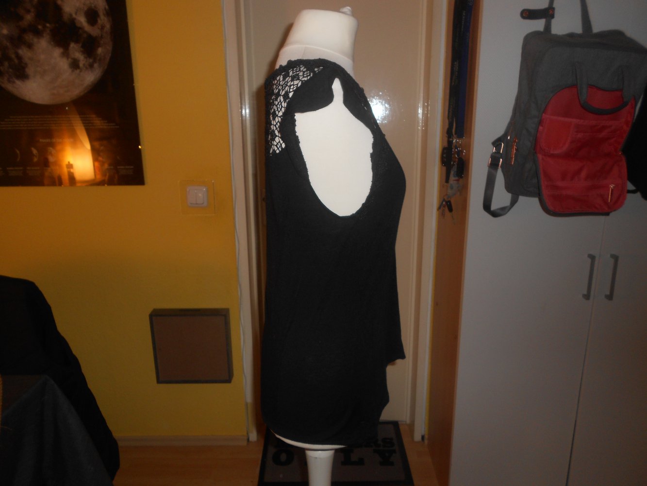 Moral Fiber - ärmelloses schwarzes Spitzenshirt Gr. M