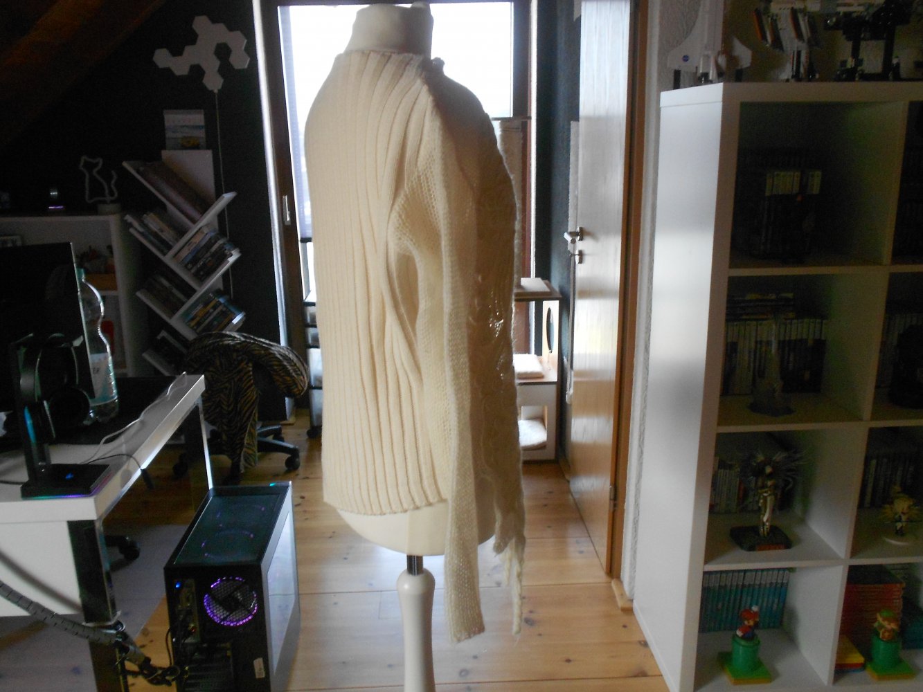 Adolpho Dominguez - wollweißer Pullover mit Fransen Gr. S