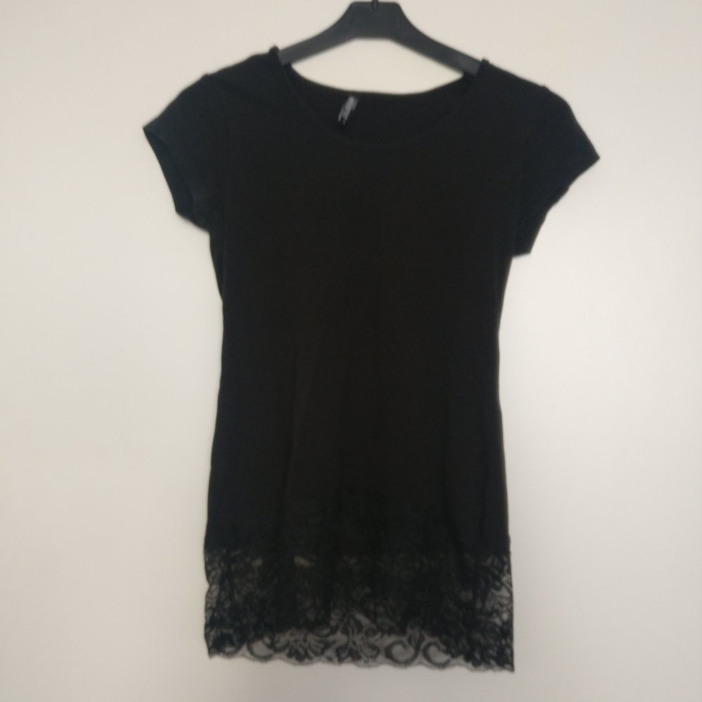 Shirt T-Shirt schwarz unten Spitze Gr. S