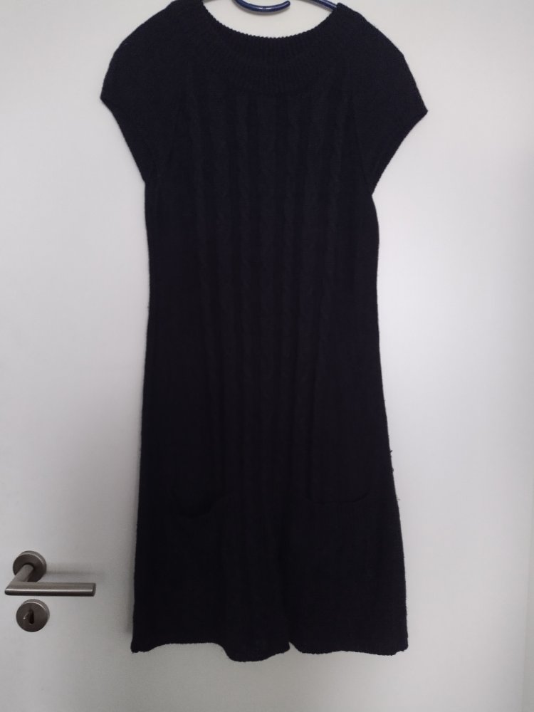 Strickkleid schwarz Zopfmuster Gr. 36