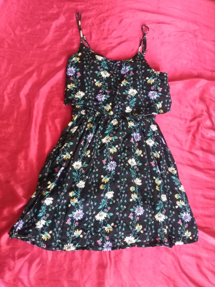 Sommerkleid schwarz Blumenmuster locker luftig sitzend Gr. M