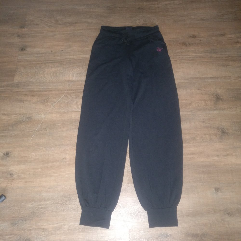Jogginghose schwarz lockerer Sitz Gr. S 