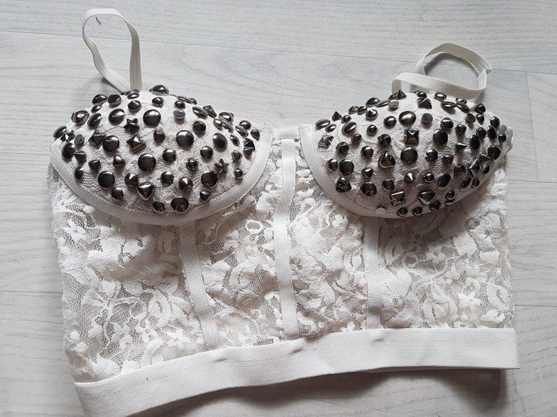 B Korb crop top sommer bauchfrei weiß nieten stacheln spitze emo gothic