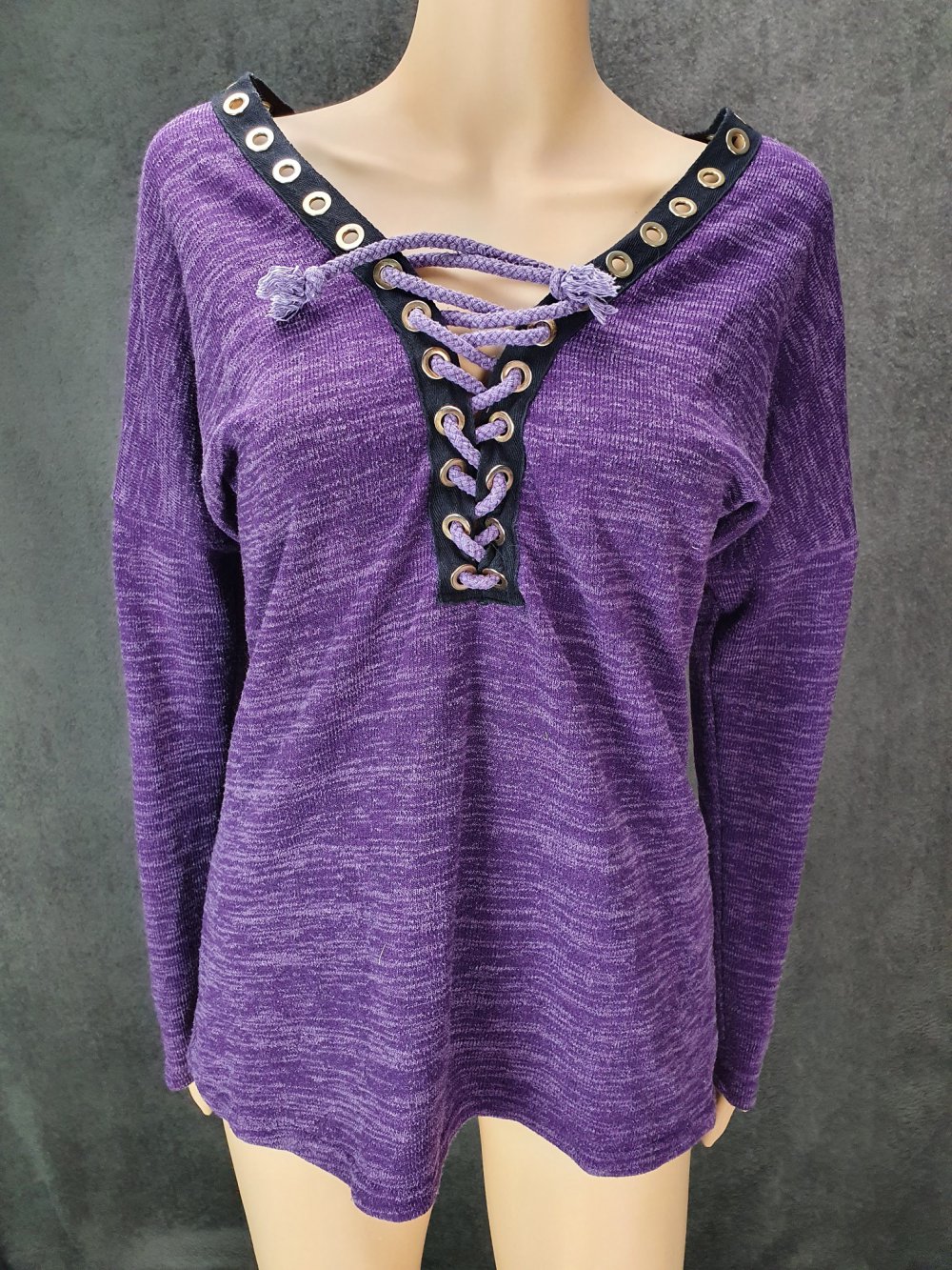 Pullover Lila Schwarz zum schnüren