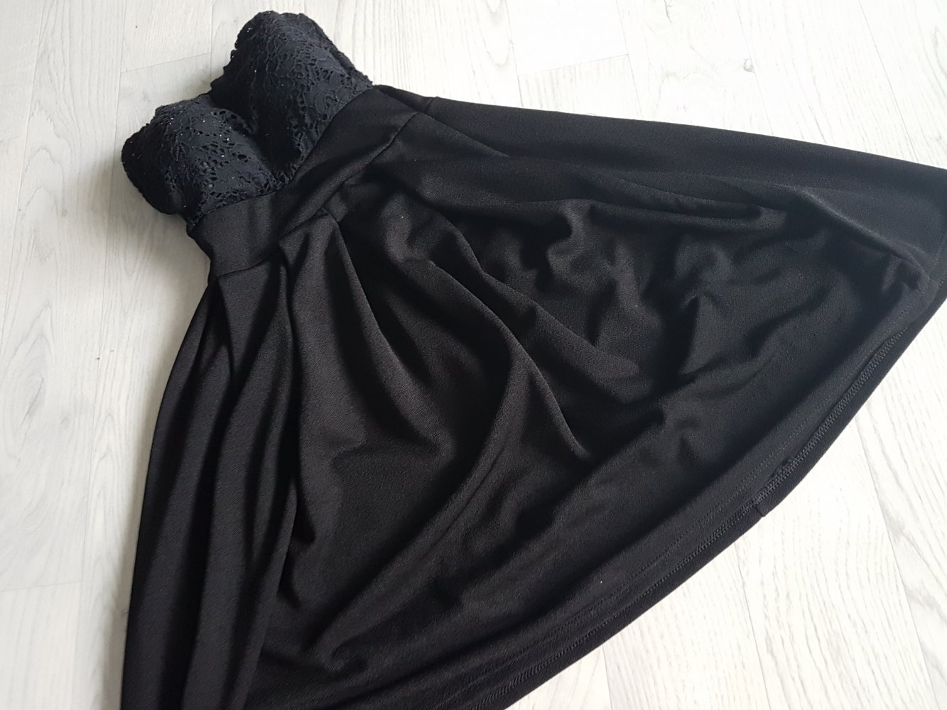 Kleid Schwarz Spitze trägerlos mit Polster Gothic Emo
