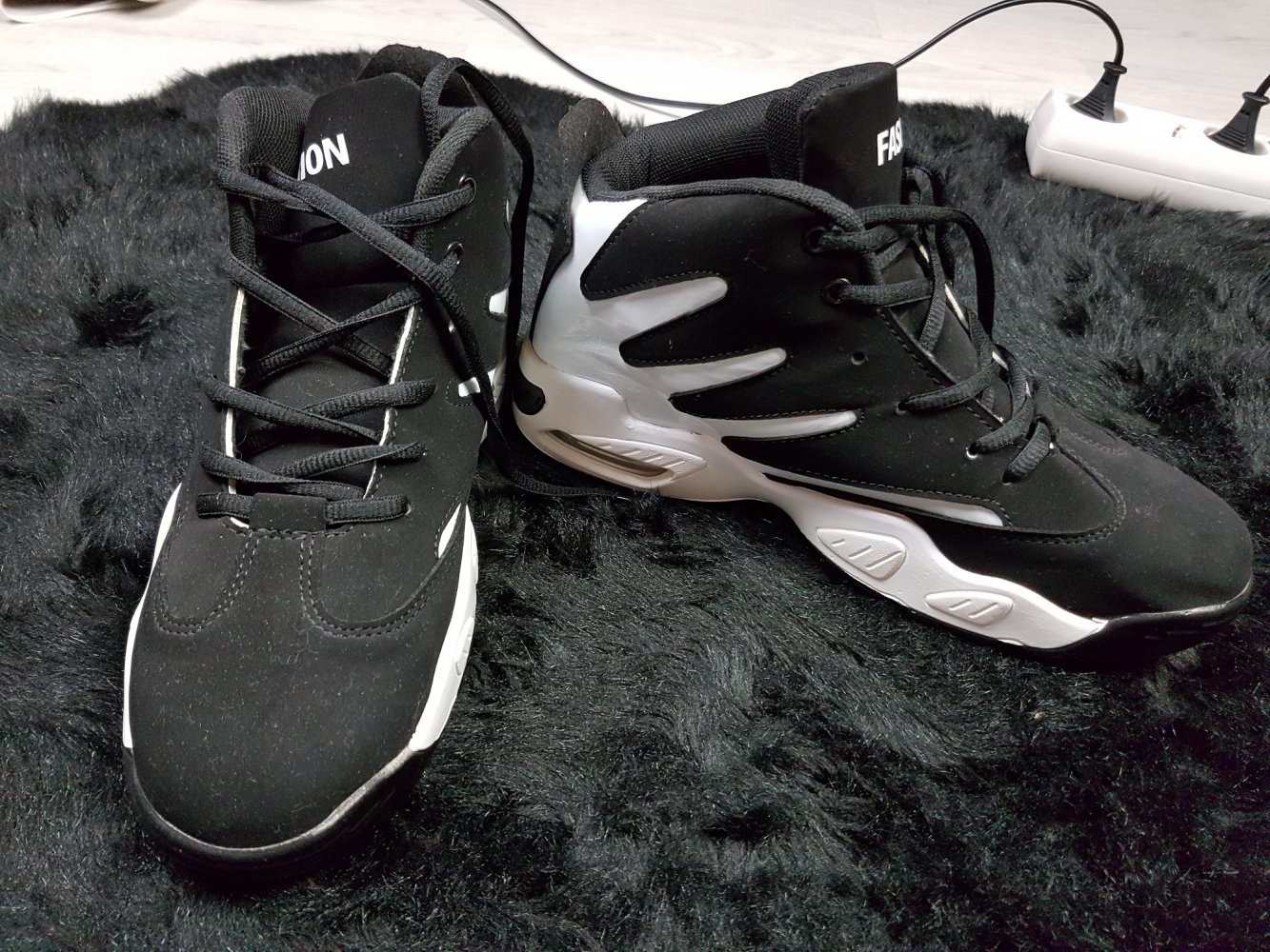 Schuhe Sneaker Turnschuhe schwarz weiß größe 40