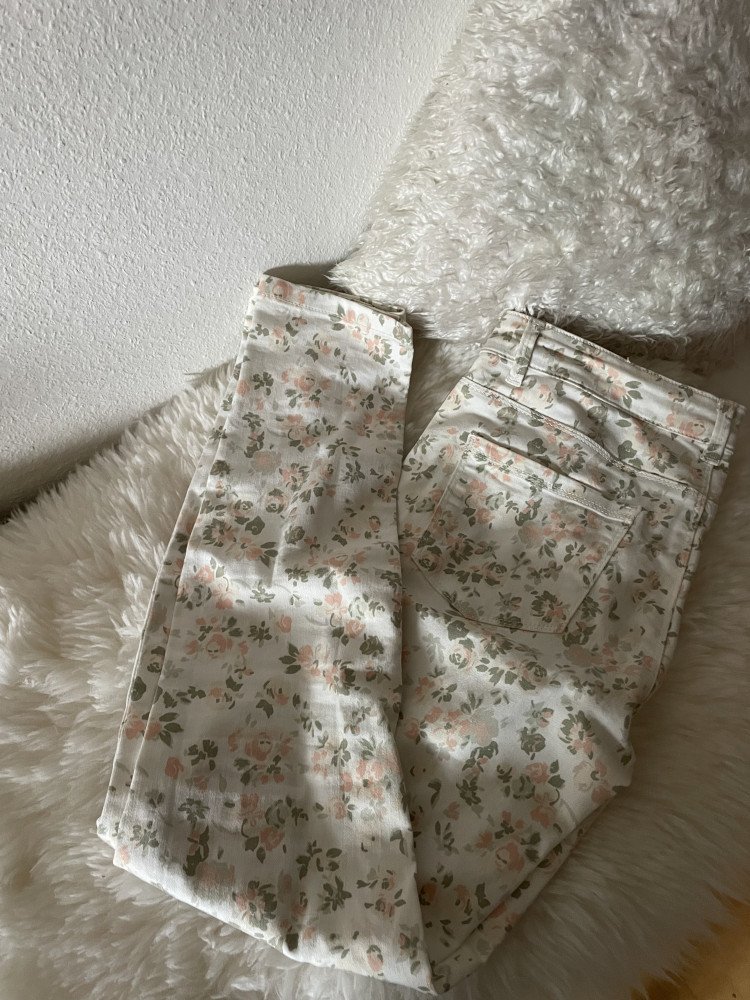 Blumen Jeans