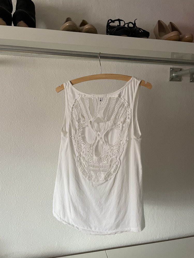 Skull Top