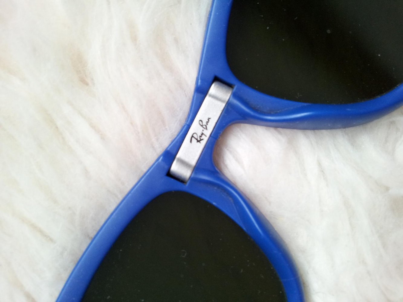 RAY BAN 0RB4105 Wayfarer Folding faltbare Sonnenbrille in Blau/Schwarz polarisiert