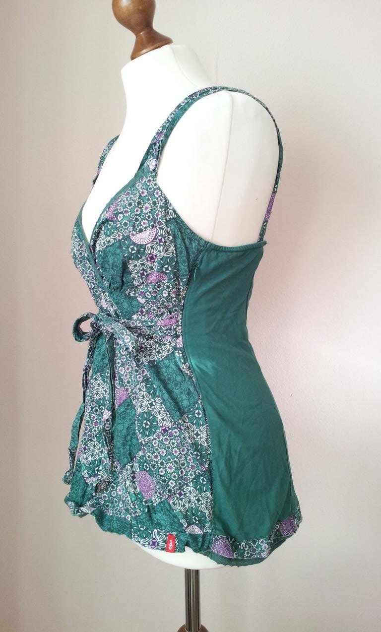 Esprit Top in S (36/38), Grün / Weiß, Ethno-Muster & variable Träger