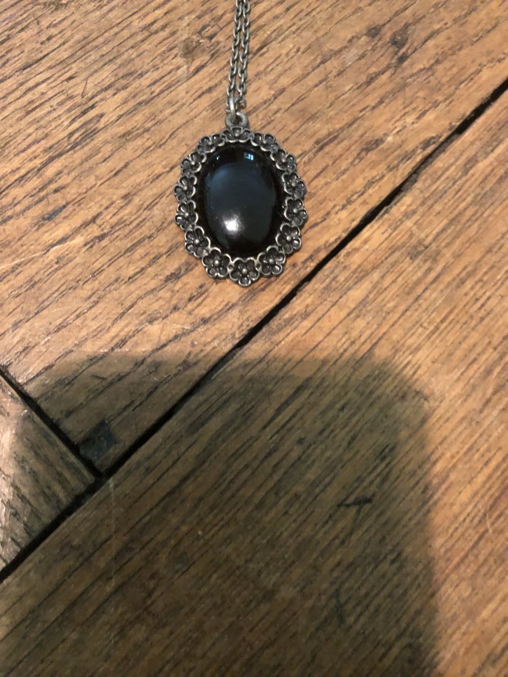Lange Kette mit Anhänger