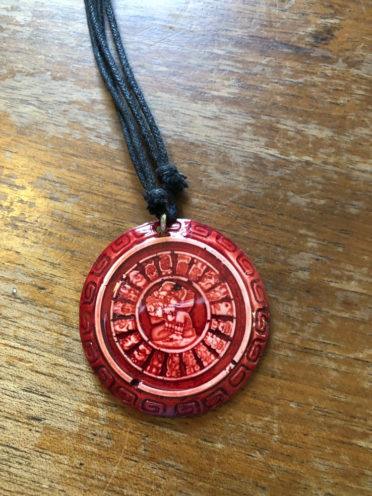 Rote Runde Kette
