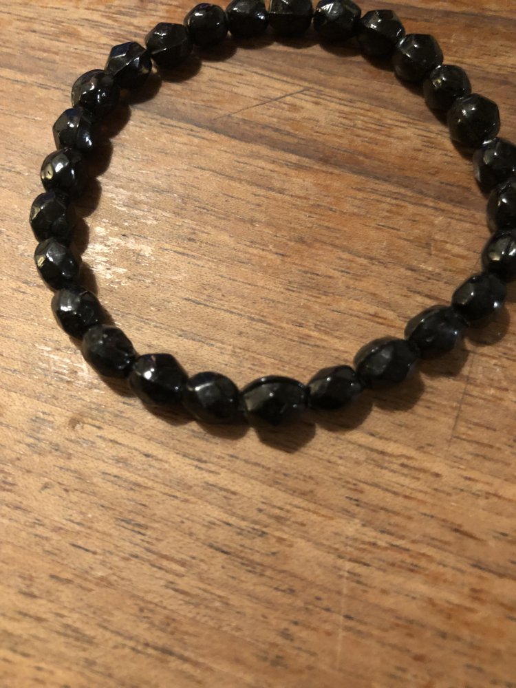 schwarzes Armband