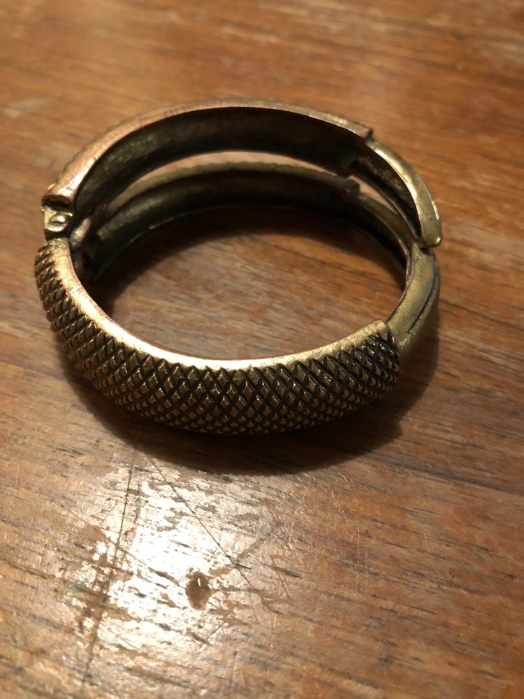Armreif goldfarben