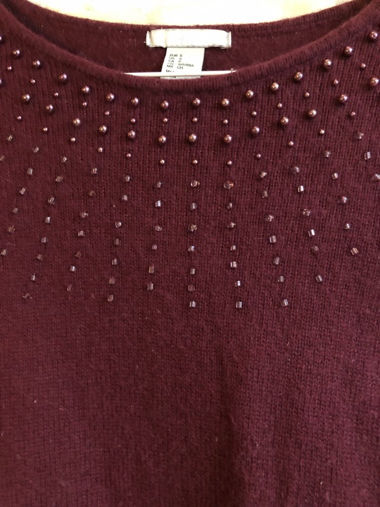 Pullover mit Perlen