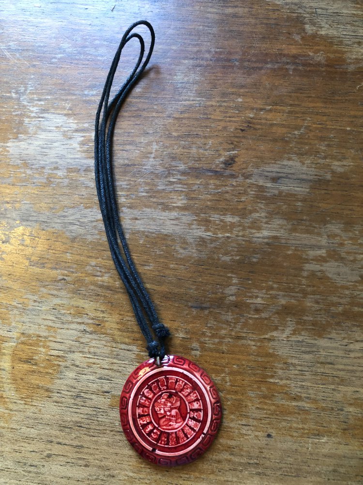 Rote Runde Kette