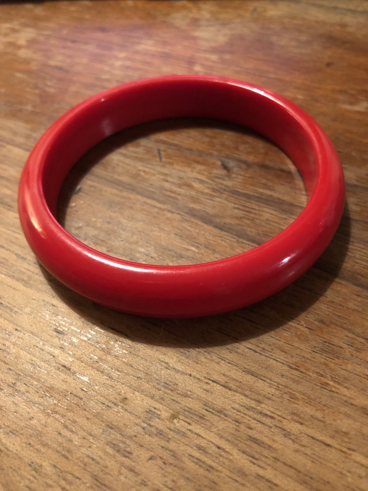 roter Armreif 