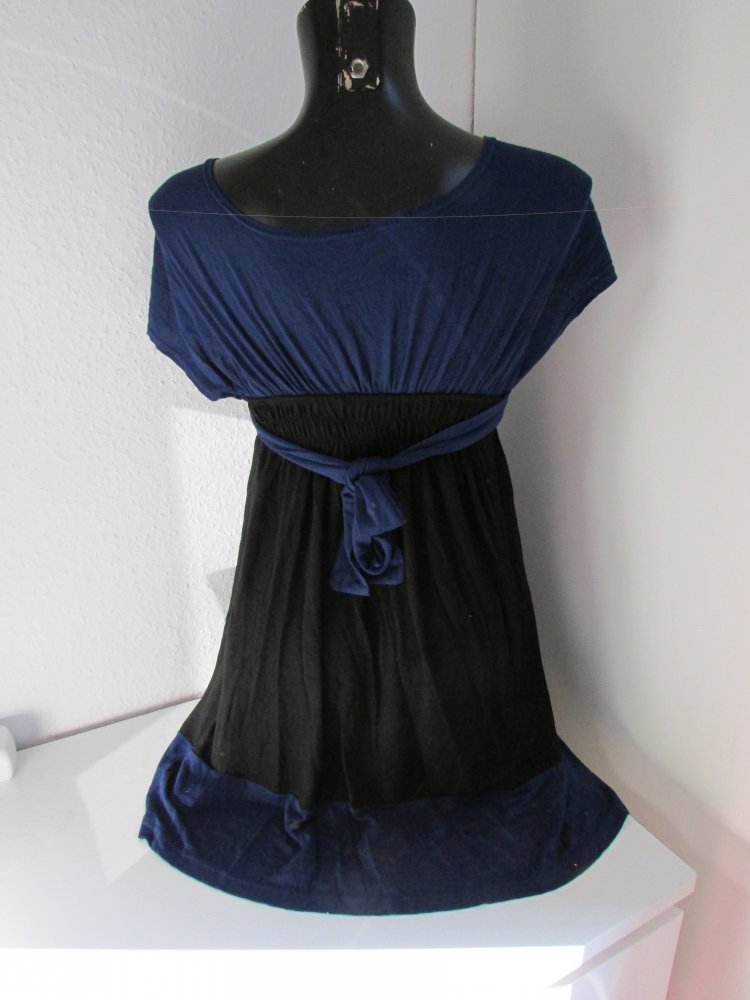 blau schwarzes Kleid