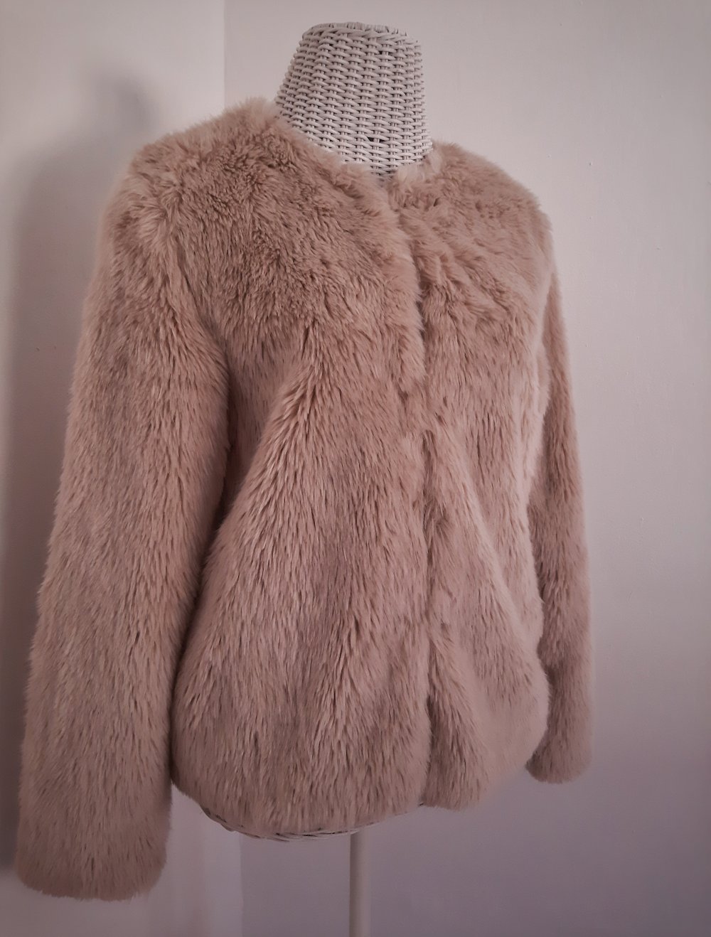 Beige Kiabi Fake Fur Jacke ~ Gr. M (38/40) ~ Blousonjacke