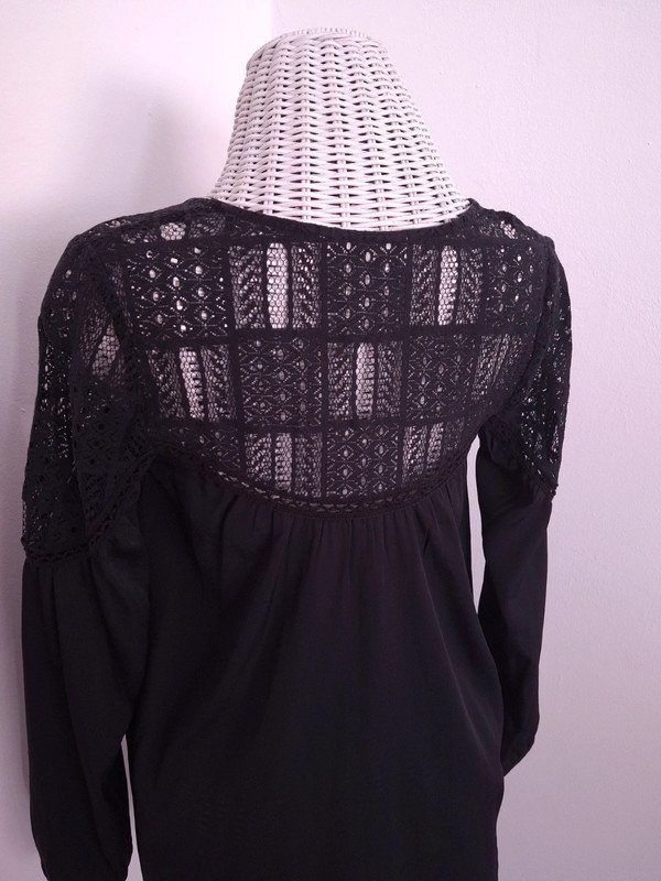 Schwarzes Abercrombie & Fitch Blusenshirt | Gr. S | Häkelspitze | Langarm