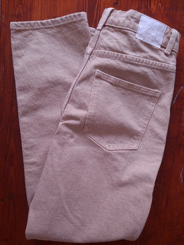 Beige Mom-Jeans ~ Zara ~ Gr. 36 ~ Mom Fit ~ High Rise ~ Ankle Length ~ Slim Mom Leg
