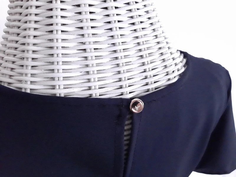 Dunkelblaues Blusenshirt | Made in Italy | Bindeband | Asymmetrisch | Business | Elegant