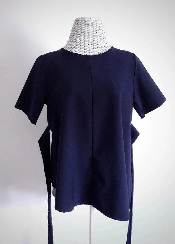 Dunkelblaues Blusenshirt | Made in Italy | Bindeband | Asymmetrisch | Business | Elegant