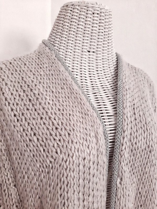 Hellgraue Golden Days PARIS Grobstrickjacke | Cardigan | Metallic | Glitzer | Wollmischung