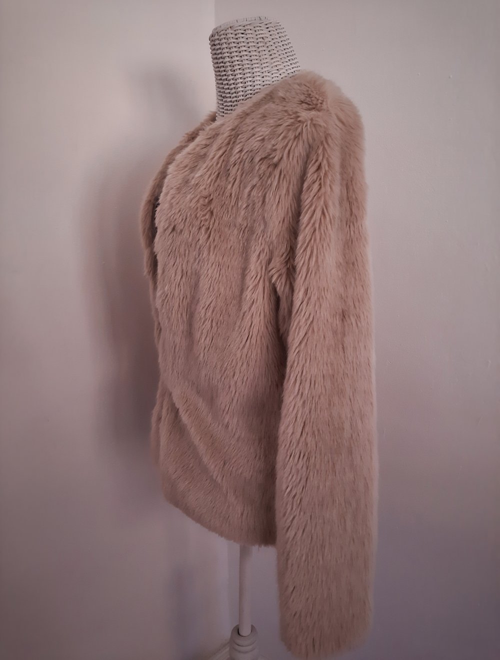 Beige Kiabi Fake Fur Jacke ~ Gr. M (38/40) ~ Blousonjacke