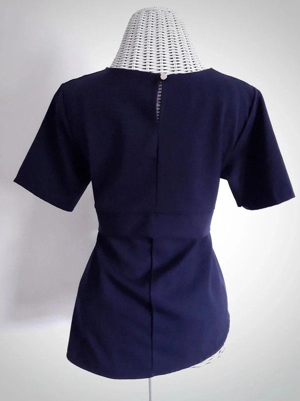 Dunkelblaues Blusenshirt | Made in Italy | Bindeband | Asymmetrisch | Business | Elegant