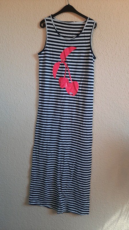 Gestreiftes Kleid mit Kirschaufdruck