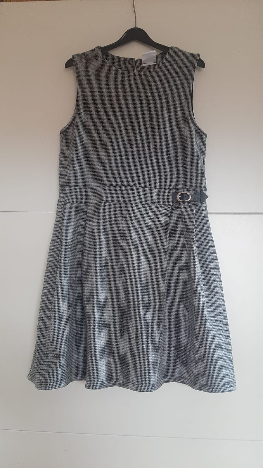 Grau kariertes ZARA Kleid