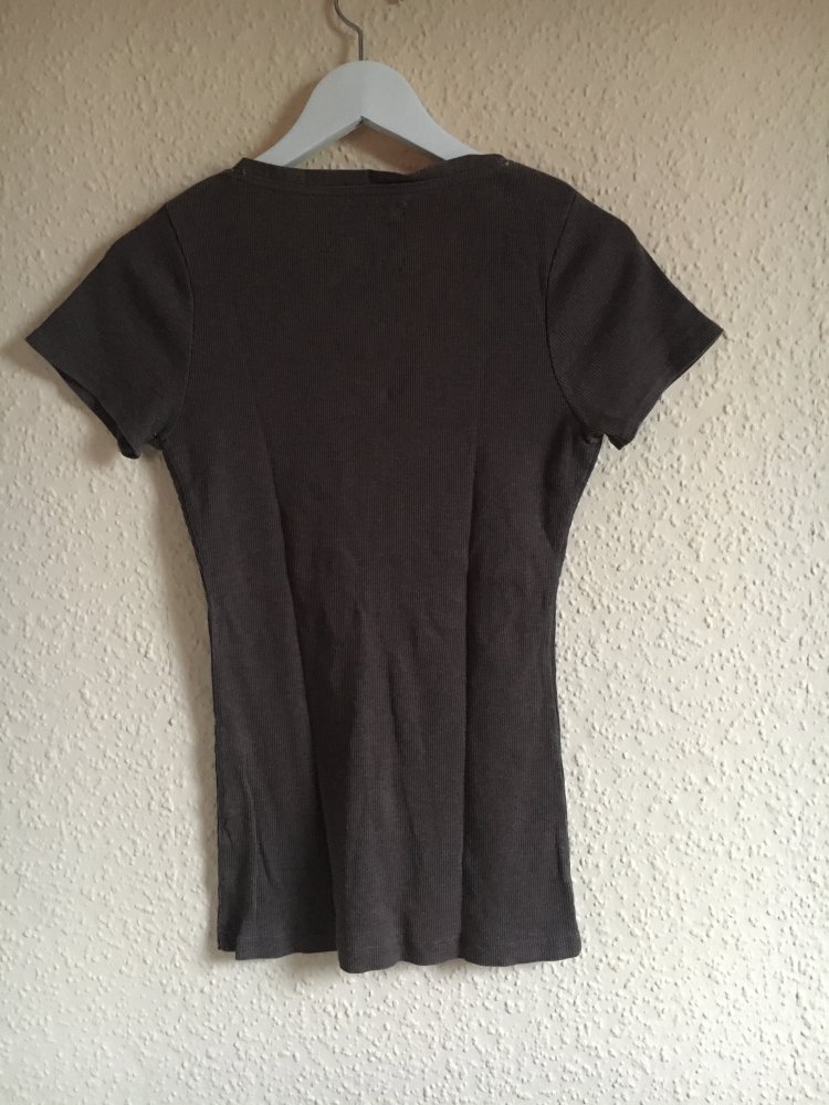 Braunes T-Shirt