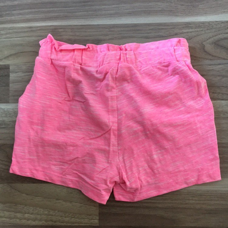 Pinke Shorts mit Taschen