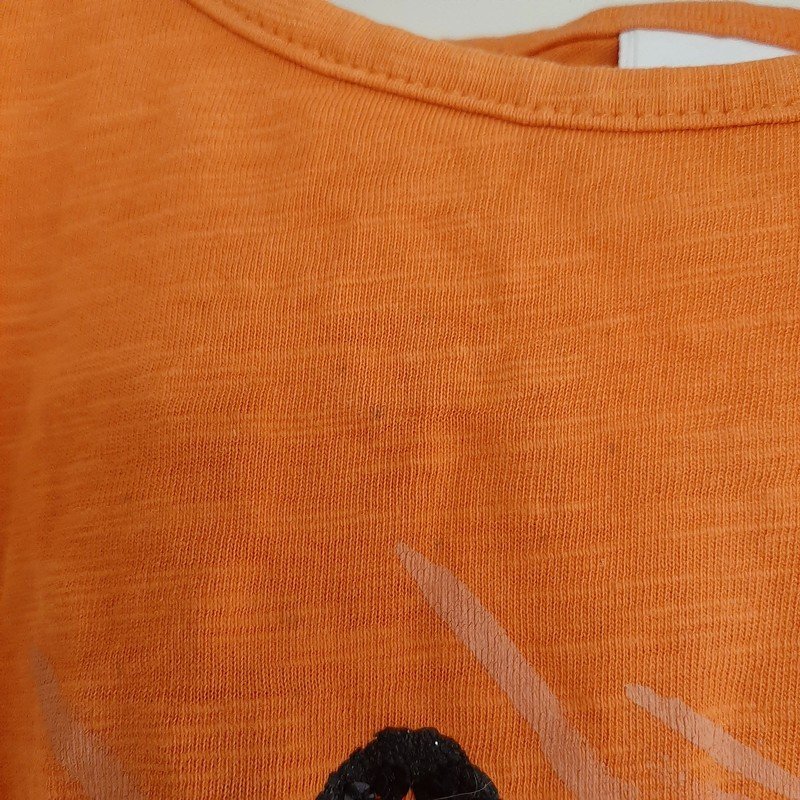 Orangenes Shirt 