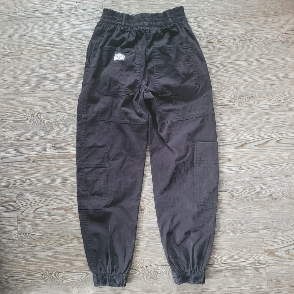 Schwarze Hose