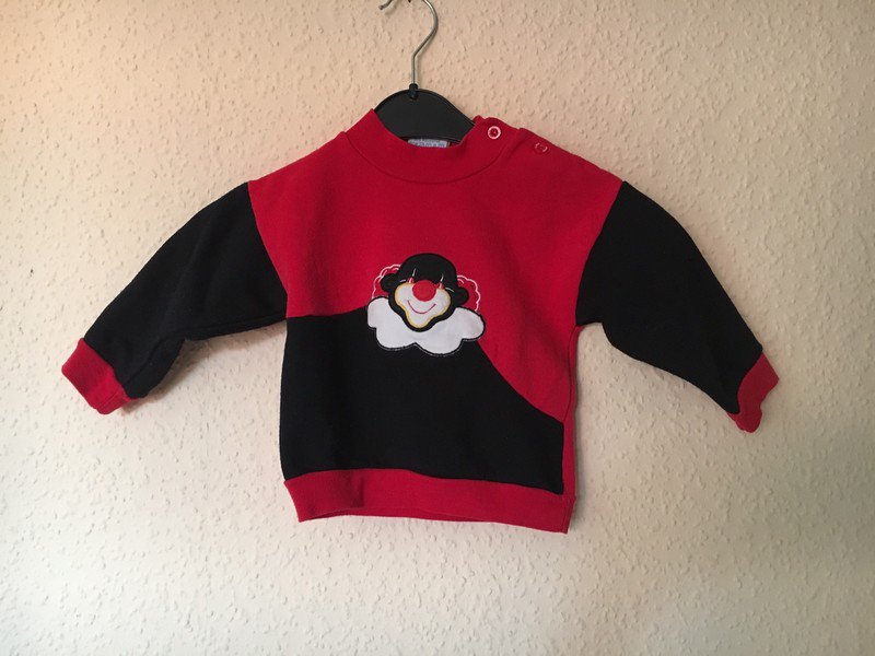 Roter Pullover (Clown)