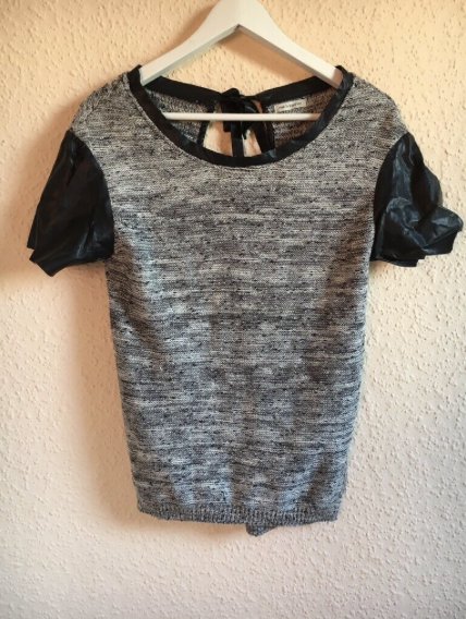 T-shirt mit Ärmeln aus Lederimitat