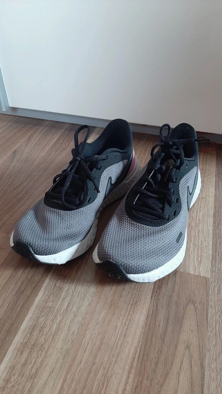 Nike Revolution Turnschuh Laufschuh
