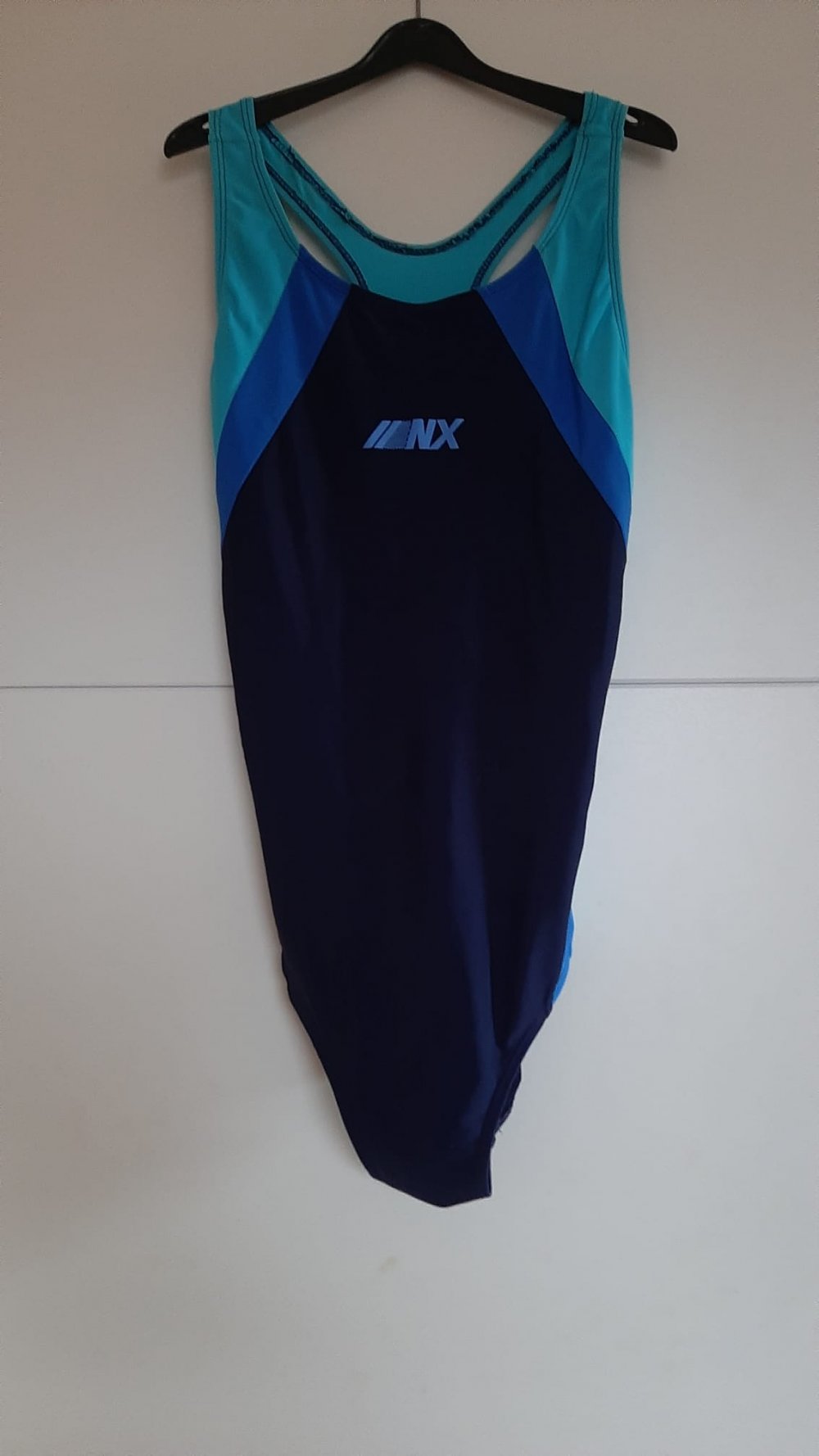 Blauer Badeanzug