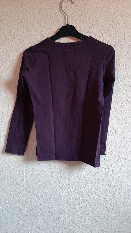 Lila Hexen Pulli