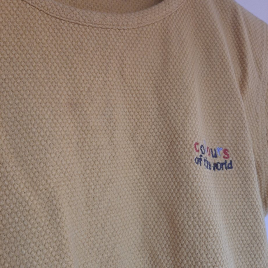 Gelber Pullover 