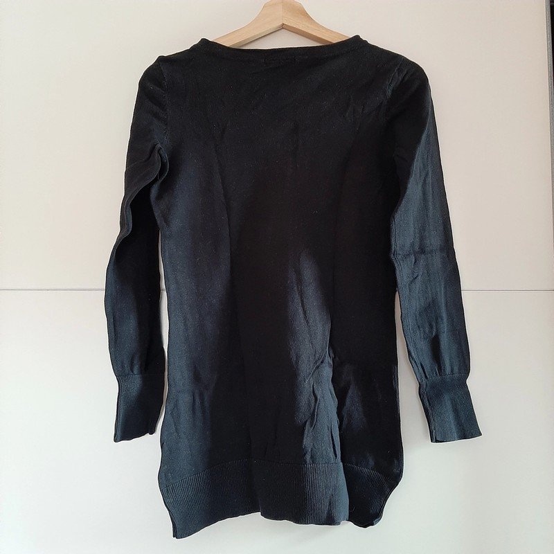 Schwarzer Pulli