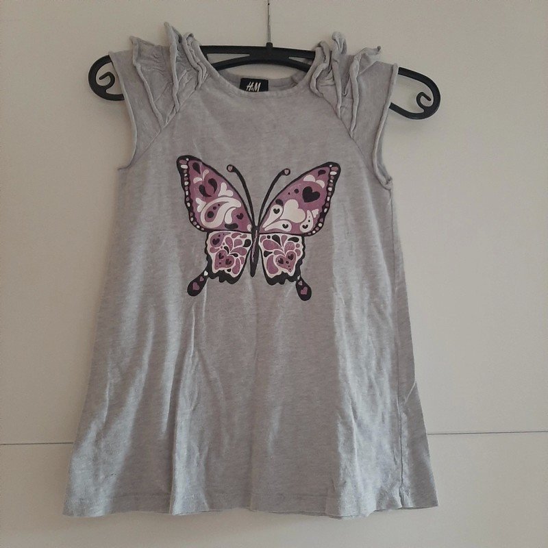 Graues T-Shirt Schmetterling