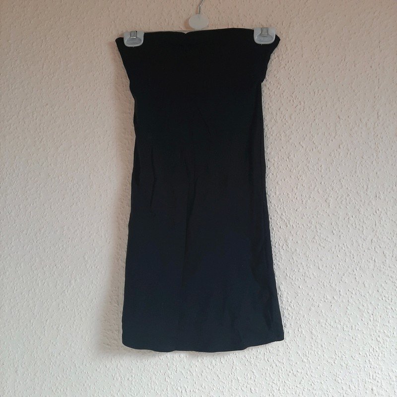 Schwarzes enges Kleid